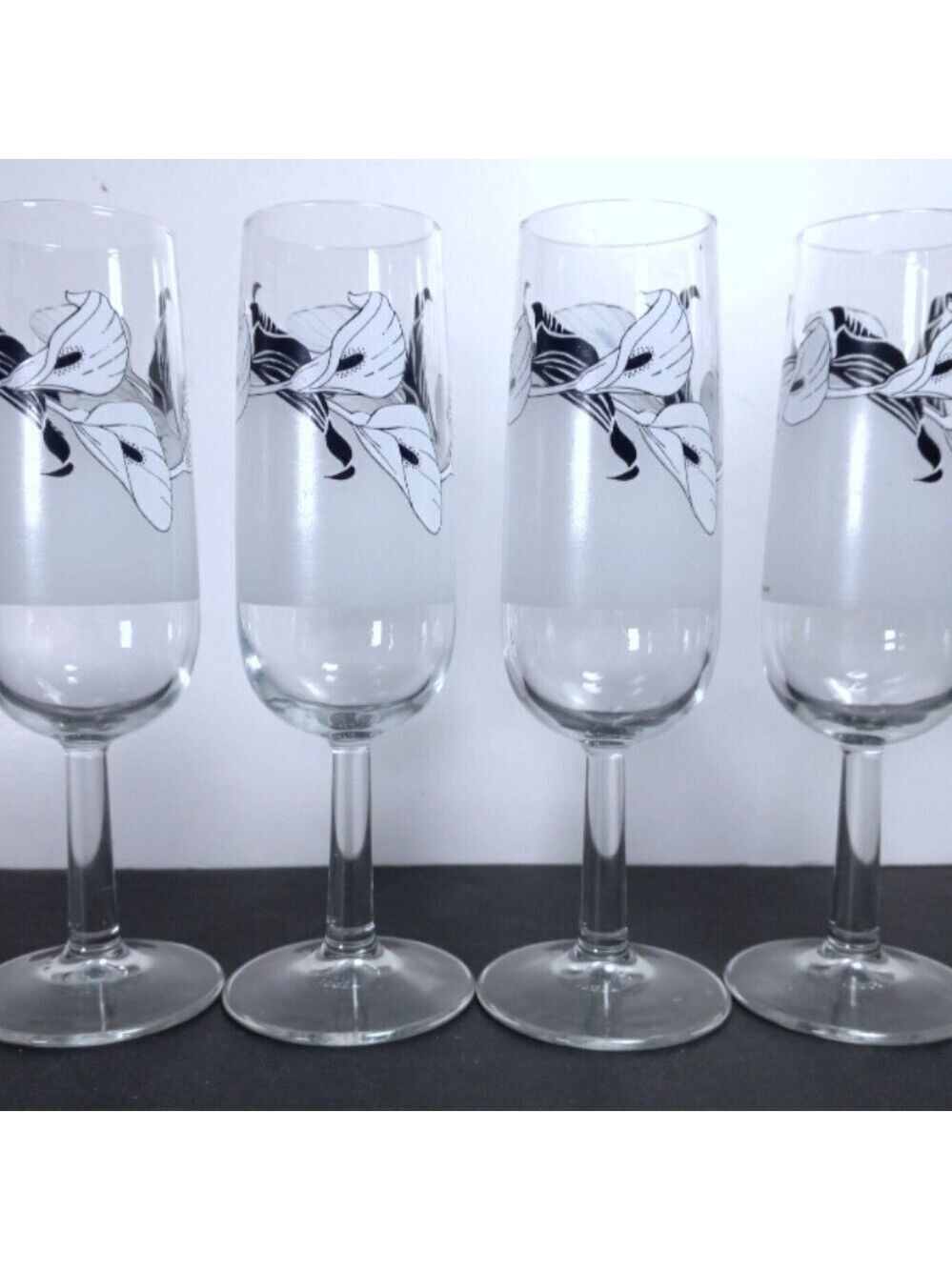 Vintage Frosted Lily Champagne Flutes 1980s Art Deco Italian Glasses Cerve Set 4